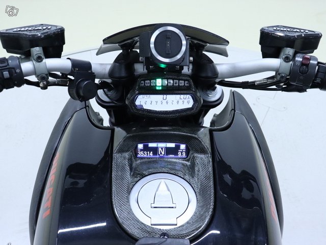 Ducati Diavel 12