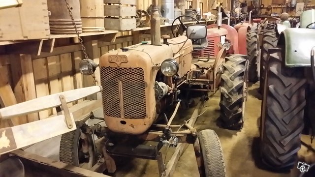 Allis-Chalmers traktori 1