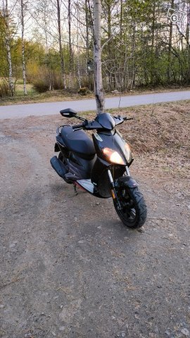 Aprilia Sportcity 50 skootteri 2