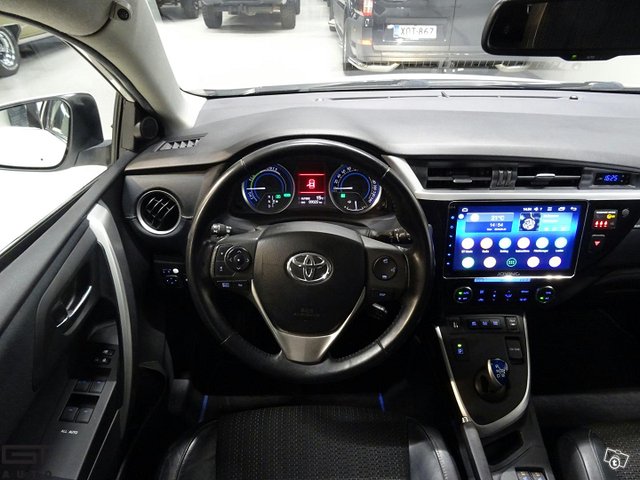 Toyota Auris 5