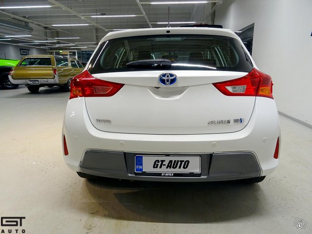 Toyota Auris 18