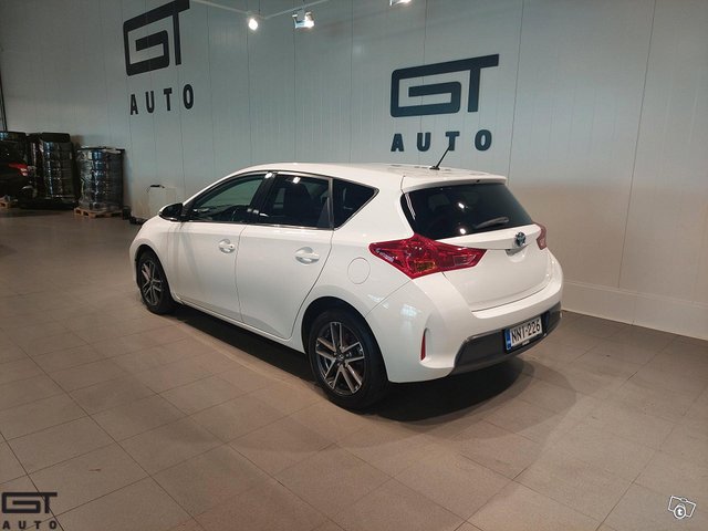 Toyota Auris 13