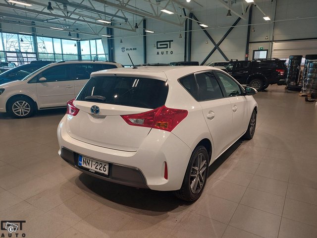 Toyota Auris 16