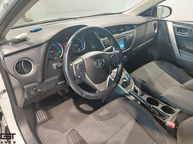 Toyota Auris 19