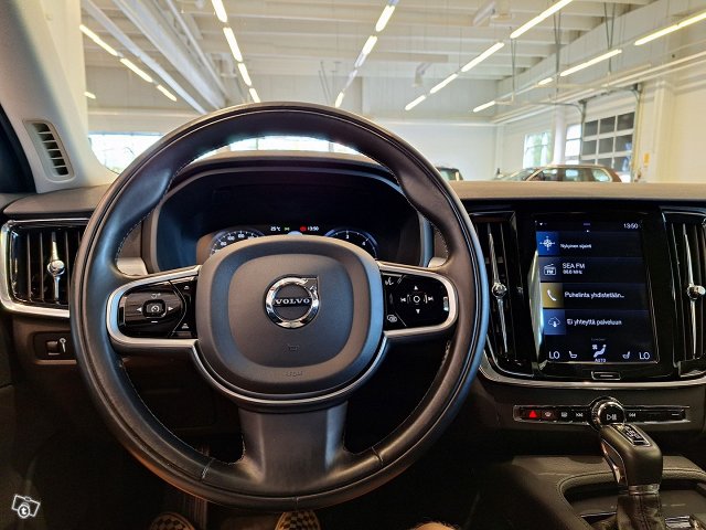 Volvo S90 17