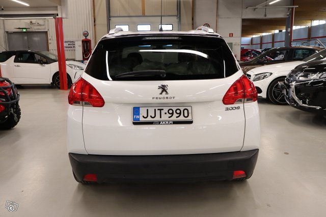 Peugeot 2008 5