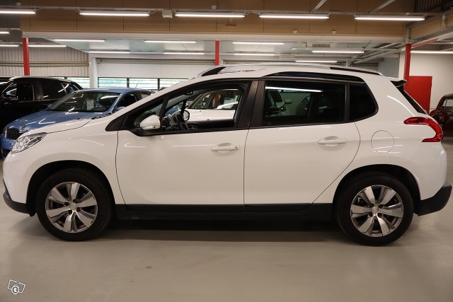 Peugeot 2008 7