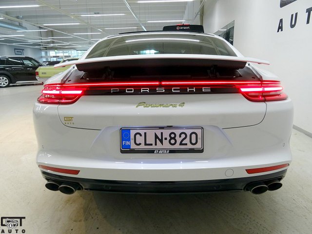 Porsche Panamera 24