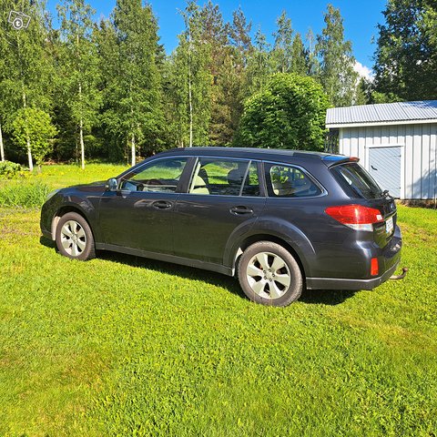 Subaru Outback 2