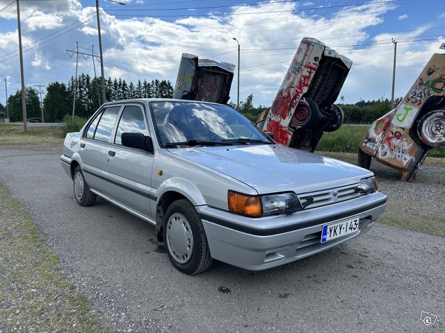 Nissan Sunny 2