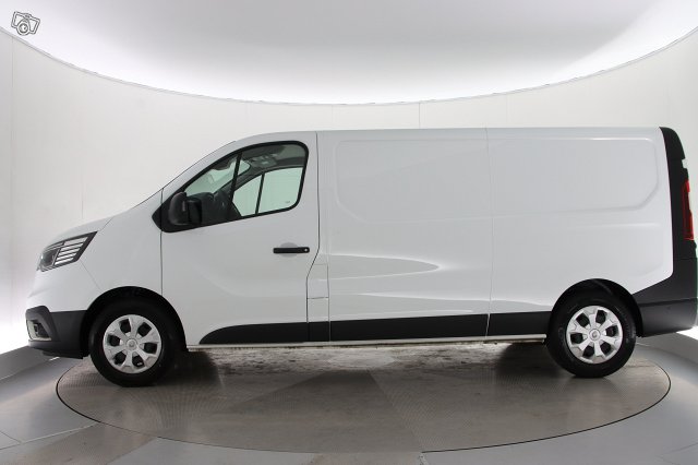 RENAULT Trafic 8