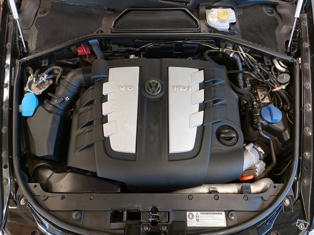Volkswagen Phaeton 12