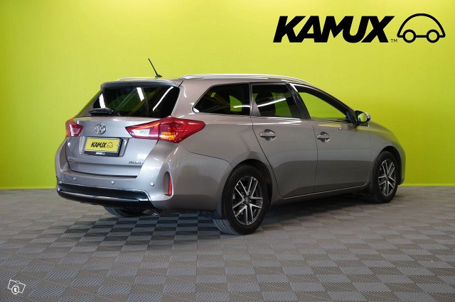 Toyota Auris 4