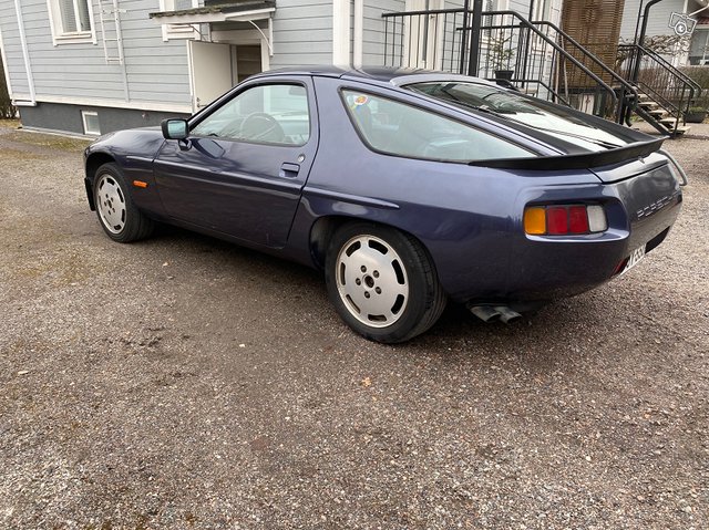 Porsche 928 1