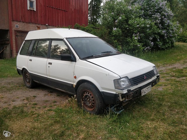 Mitsubishi Space-sarja, kuva 1