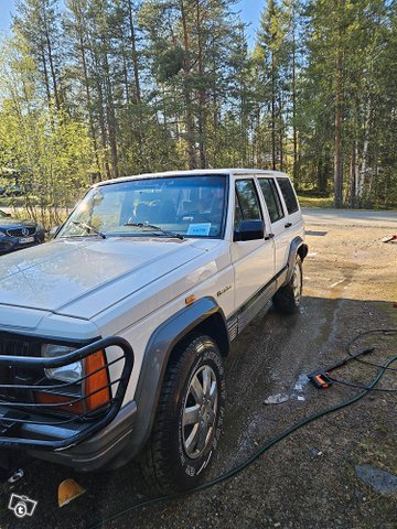 Jeep Cherokee 2