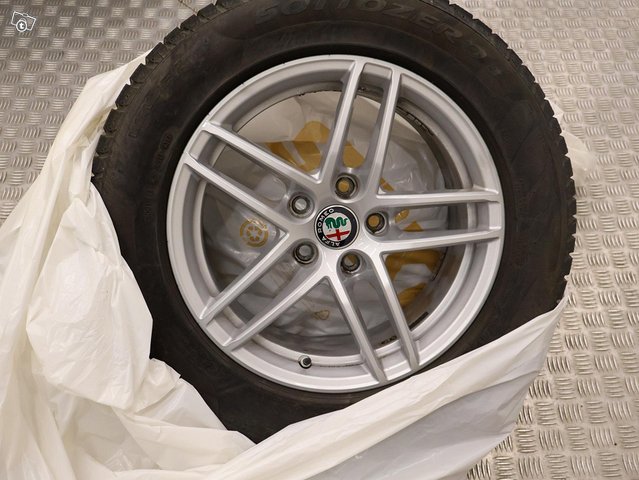 Alfa Romeo Giulia 15