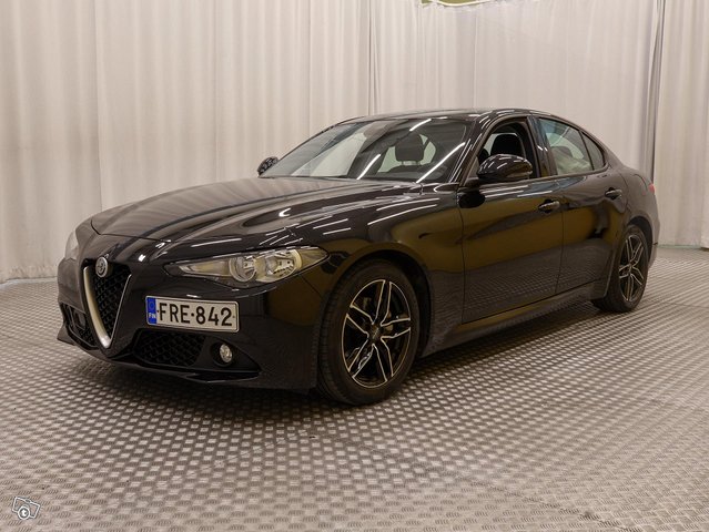 Alfa Romeo Giulia 19