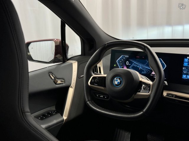 BMW IX 12