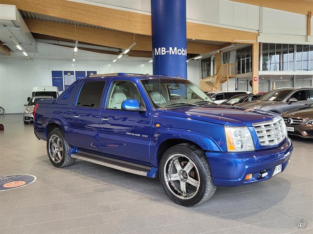 CADILLAC Escalade 1