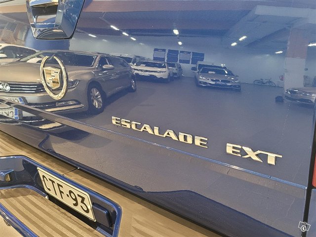 CADILLAC Escalade 11