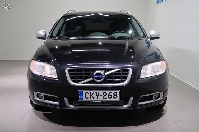 Volvo V70 5