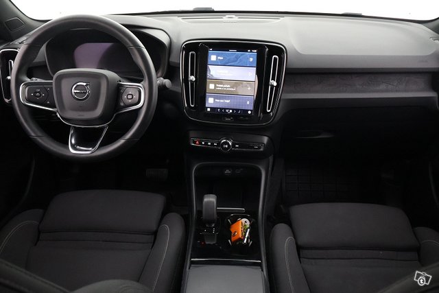 Volvo C40 16