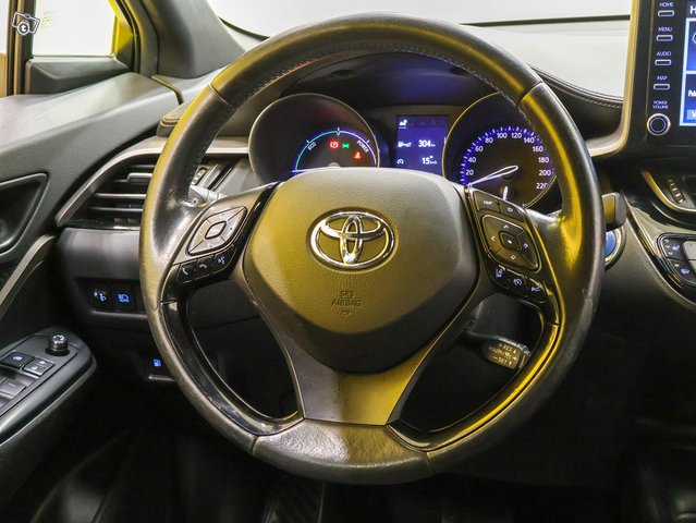 Toyota C-HR 4