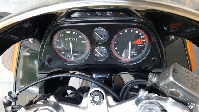 Honda CBR 750 FH 8