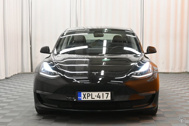 Tesla Model 3 2