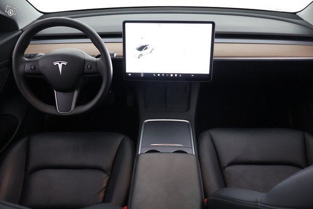 Tesla Model 3 16