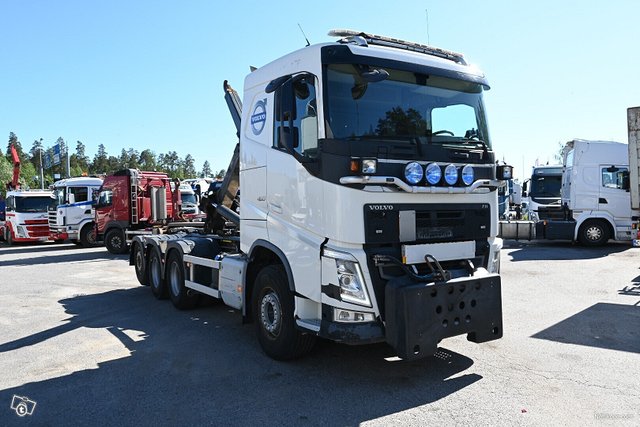 Volvo FH460 8x4*4 Koukkuauto Auravarustein 9