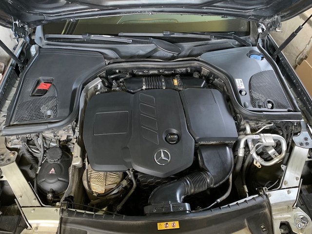 Mercedes-Benz E-sarja 14