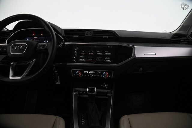 Audi Q3 21