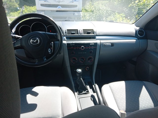 Mazda 3 7