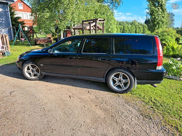 Volvo V70 4