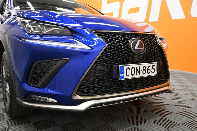 Lexus NX 9