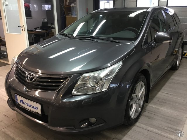 TOYOTA AVENSIS 3