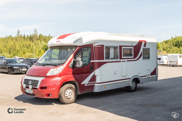 Adria Coral Red S 650 SP 5