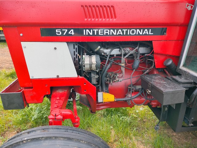 International 584 4