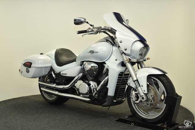 Suzuki Intruder 2