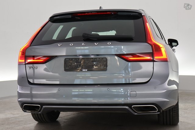 Volvo V90 10