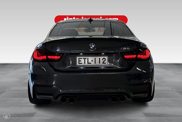 BMW M4 6