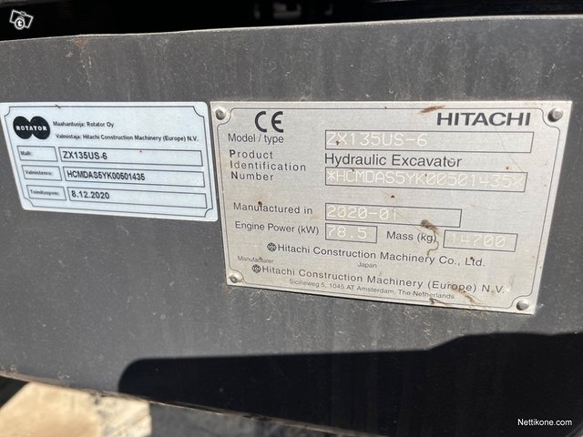 Hitachi ZX 135 US-6 13
