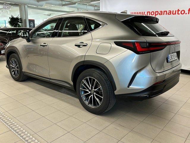 Lexus NX 2