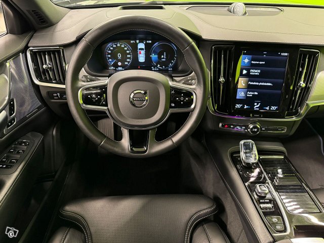 Volvo S90 9