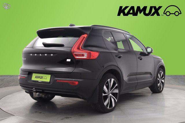 Volvo XC40 4