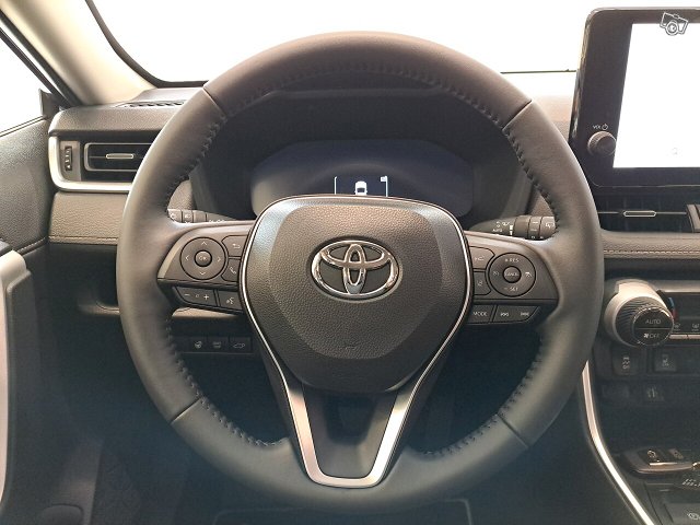 TOYOTA RAV4 12