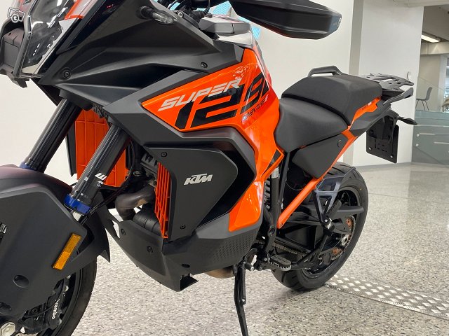 KTM 1290 Super Adventure S 10