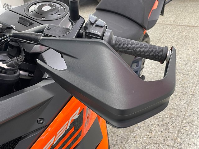 KTM 1290 Super Adventure S 21